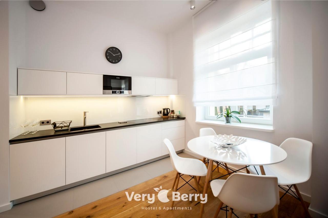 Very Berry - Orzeszkowej 14 - Mtp Apartment, Parking, Check In 24H Познань Экстерьер фото